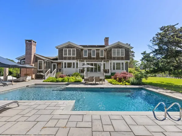 73 Beach Ln, Westhampton Beach, NY 11978