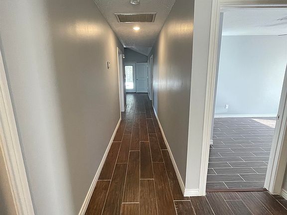 2nd image of 6660 Forest Trail Cir
