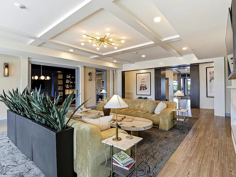 10-web-or-mls-21405-Dushane-Pkwy-10