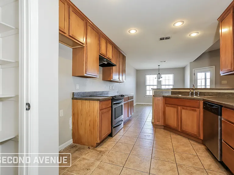 106 Sahalee Cv — Photo 4