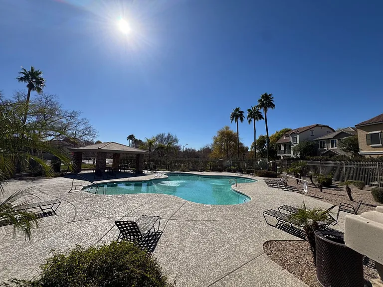 4062 E Windsor Dr — Photo 14