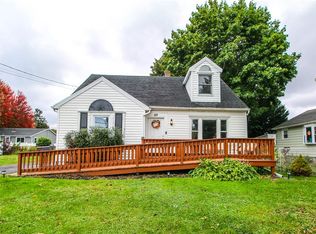 69 Broderick Dr, Rochester, NY 14622
