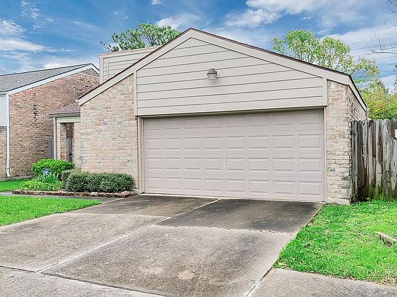 3rd image of 4243 Wildacres Dr