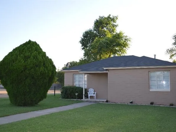1204 Avenue K, Levelland, TX 79336