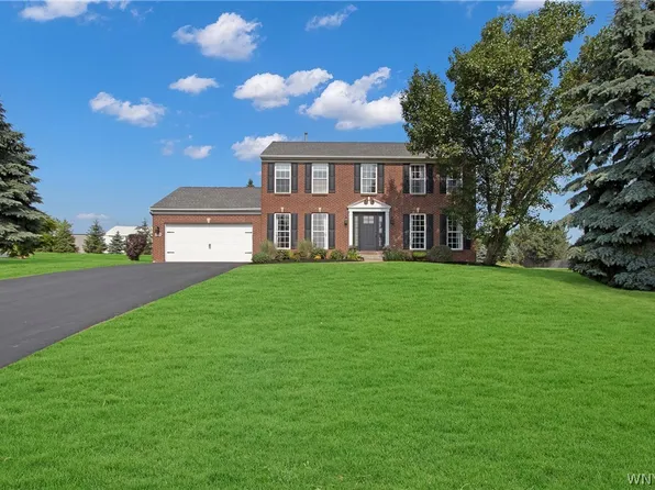 8056 Greystone Ct, East Amherst, NY 14051