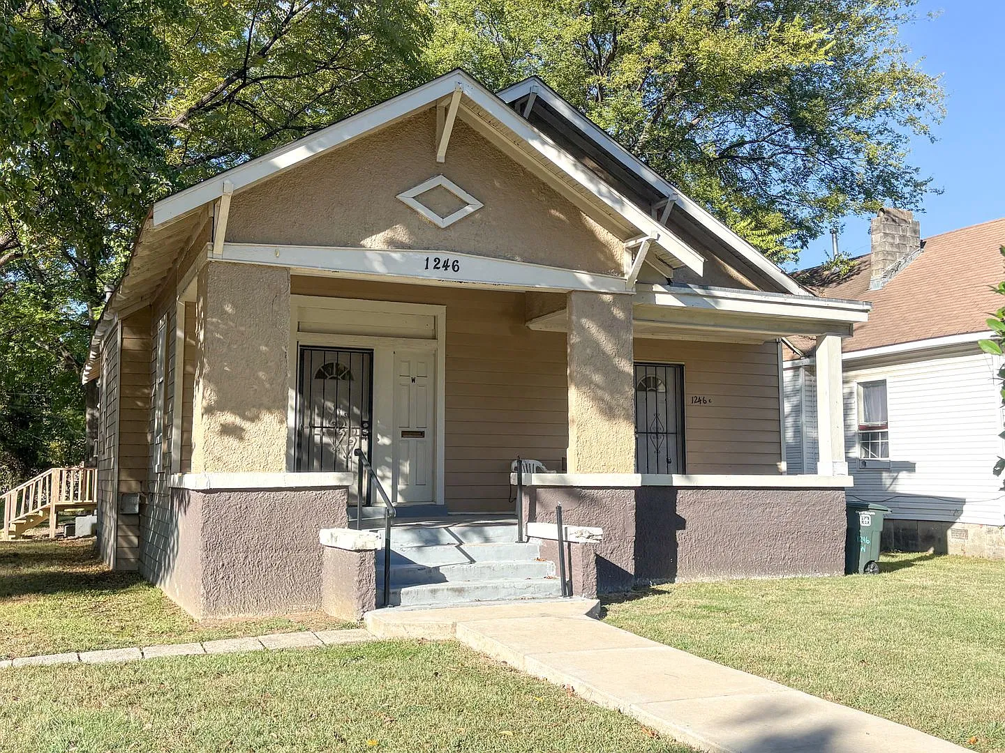 1 bedroom, 1 bath on 1 side of a duplex in Midtown near Crosstown Concourse — Photo 1