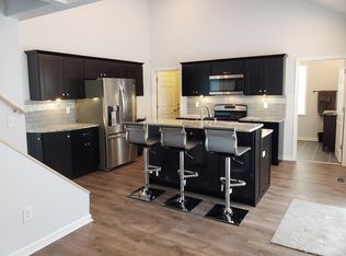 488 Maple Ave, Amherst, OH 44001