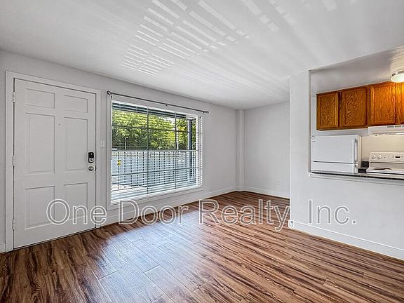4th image of 732 Scotland St APT 14