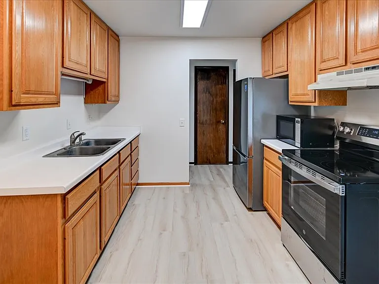 7203 Fortune Dr #4 — Photo 4