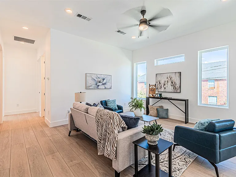 4309 Sylvester St — Photo 25