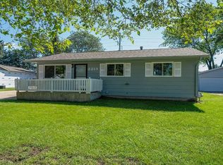 2213 Winters Dr, Loves Park, IL 61111