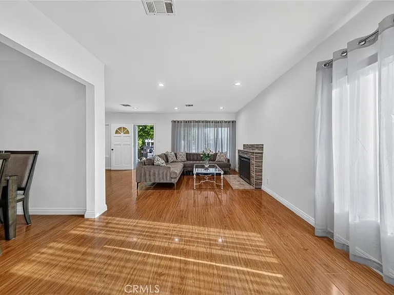 11407 Delano St — Photo 14