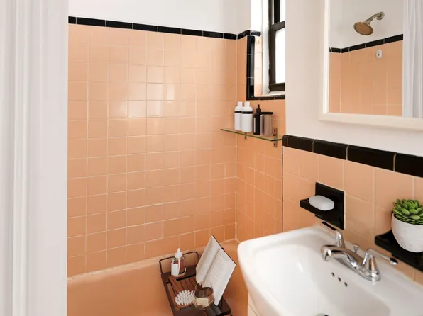 140 Claremont Avenue image 4 of 8