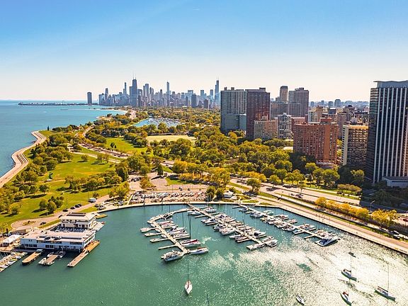3rd image of 3150 N Lake Shore Dr APT 14A