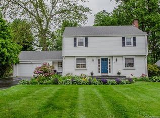 10 Tanglewood Rd, West Hartford, CT 06117