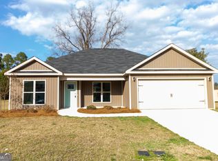 15 Cole Dr, Hawkinsville, GA