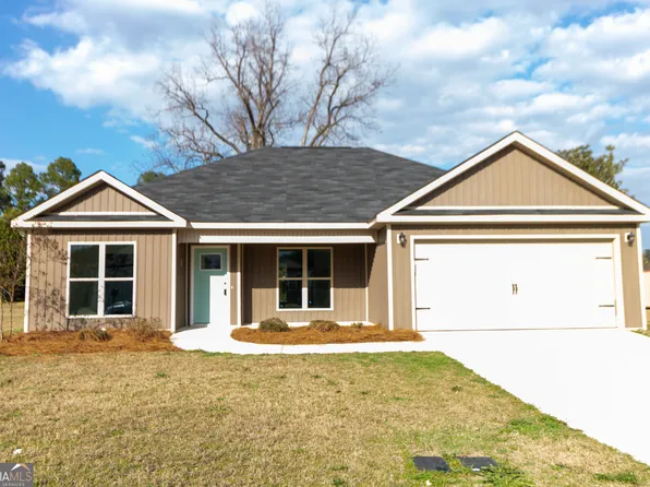 15 Cole Dr, Hawkinsville, GA 31036