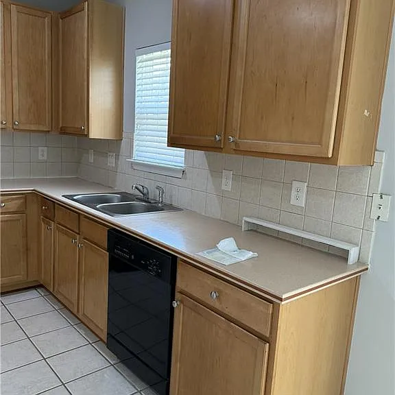 1667 Overview Cir — Photo 12