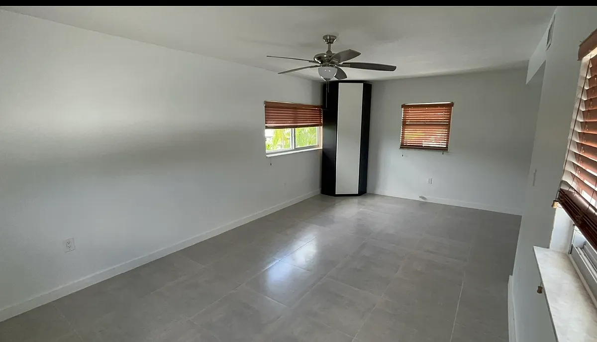 Building Photo - 11480 SW 55th St #2