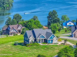 326 Marble Bluff Dr, Kingston, TN 37763