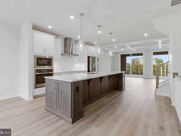 5961 Lookout Ave #201, Alexandria, VA 22304