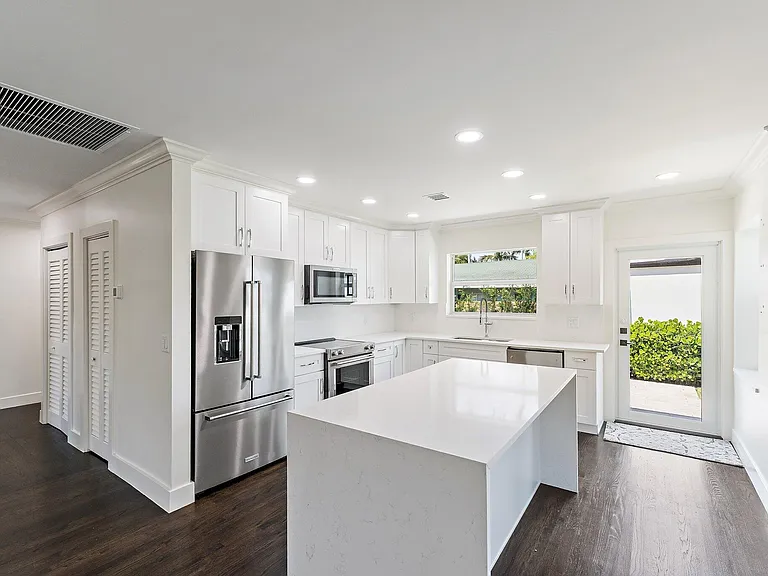 4015 Washington Rd — Photo 8