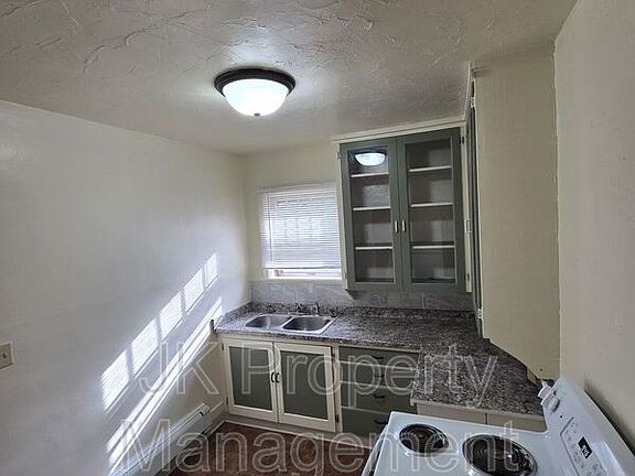 5th image of 20 18th St S APT 6