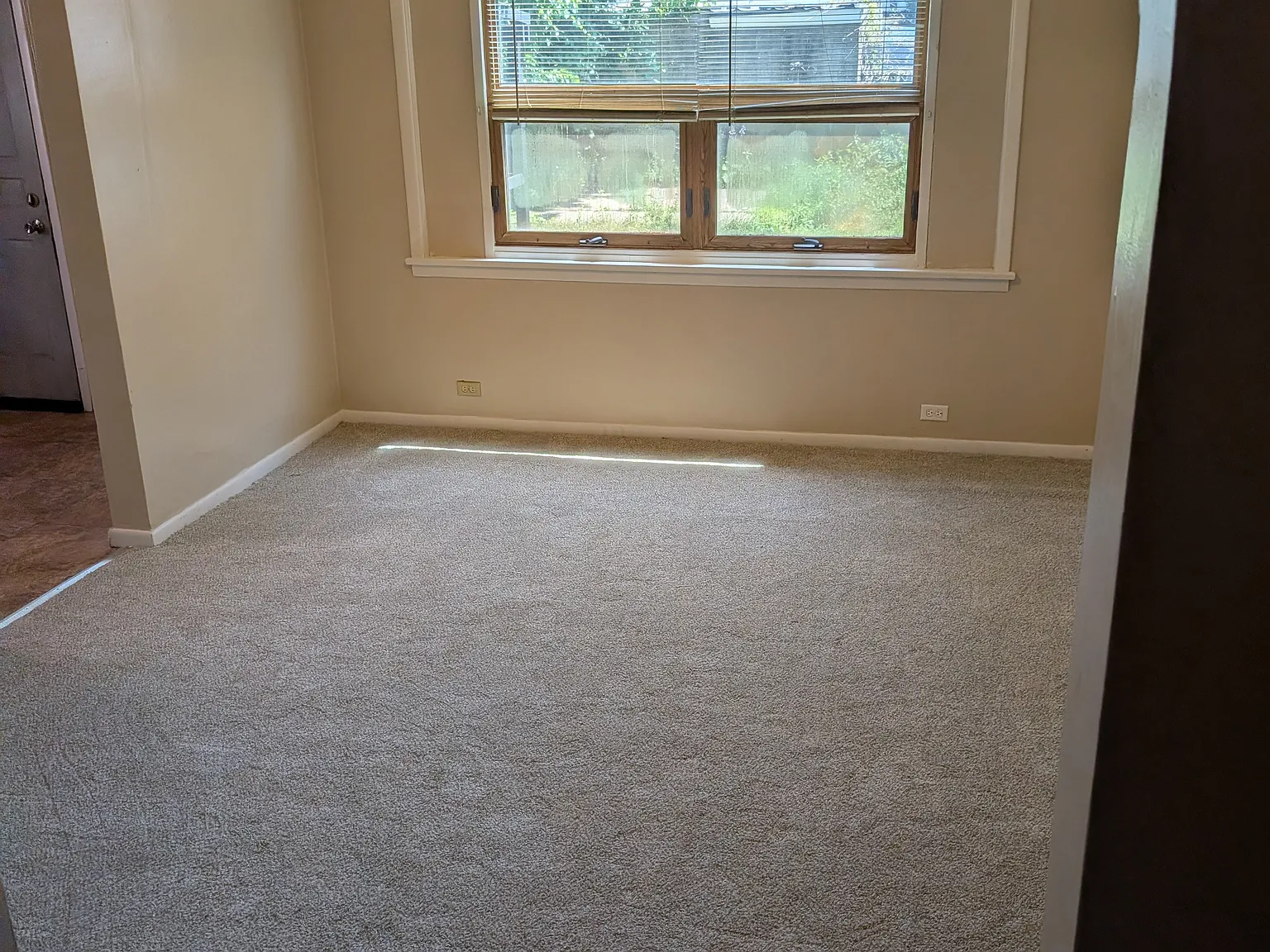 3 bed, 1320 sqft, $1,400 — Photo 2