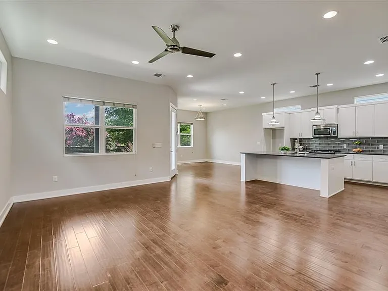 7125 Boyle Dr — Photo 5
