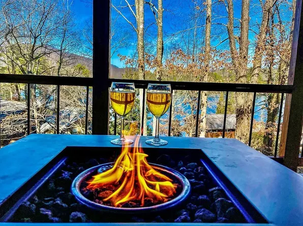 11 Black Bear Trl, Robbinsville, NC 28771