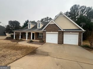 295 Creekside Cir, Hampton, GA 30228