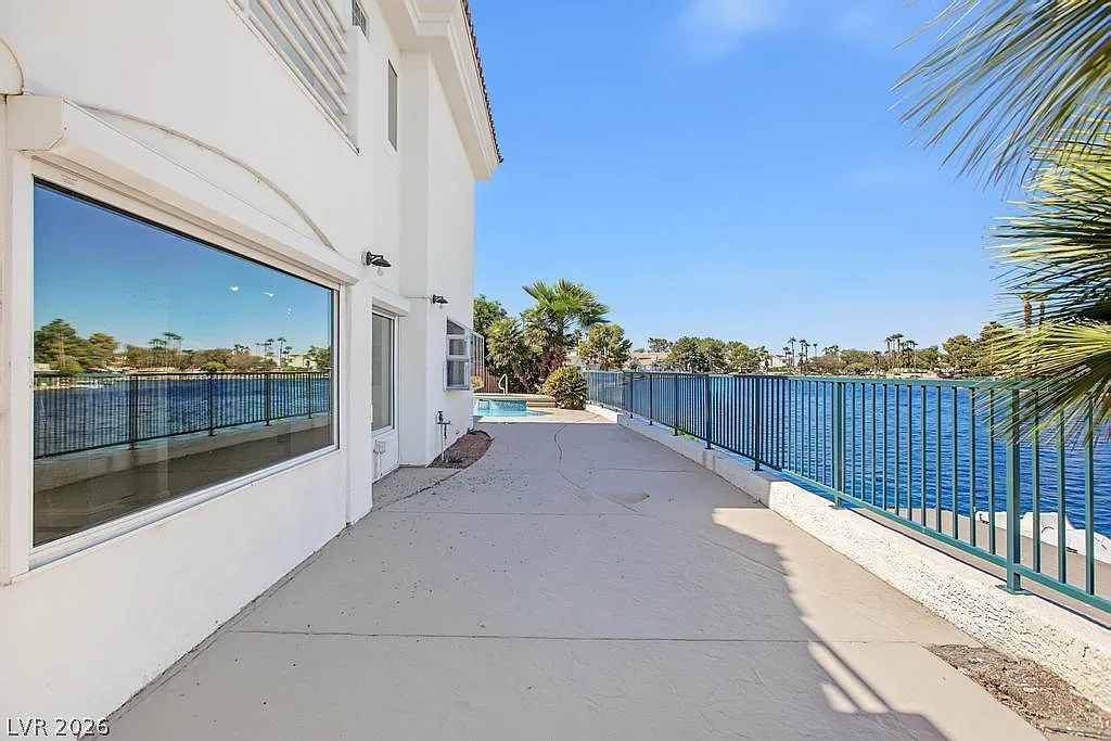 4 bed, 3.5 bath, 3406 sqft, $4,500 — Photo 3
