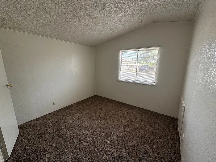 13729 W Maryland Ave — Photo 8