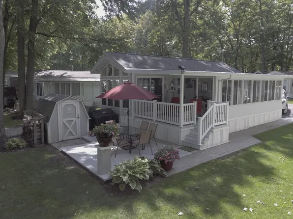 616 Dockside Ln, Coldwater, MI 49036