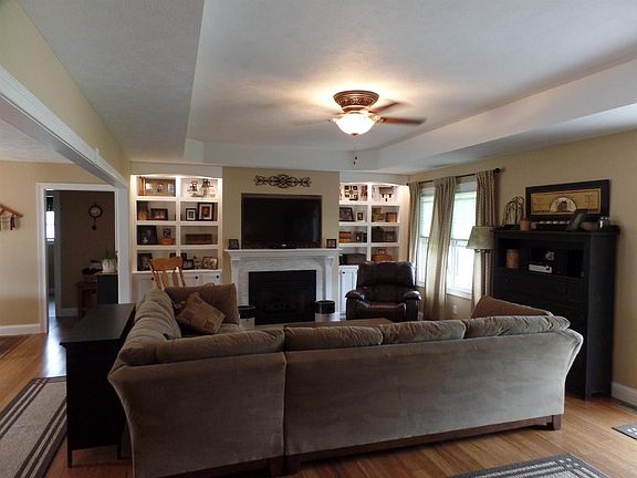 3rd image of 109 Northcourt Dr