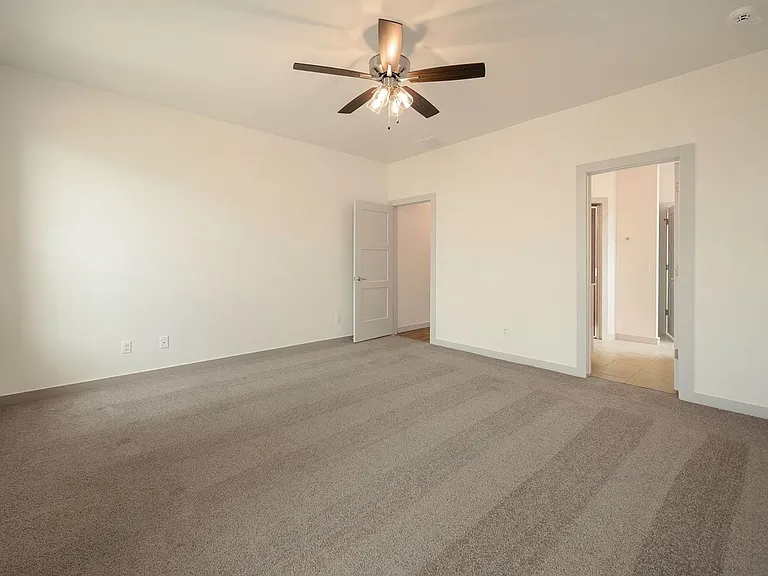 4909 Misty Wood Ln — Photo 37