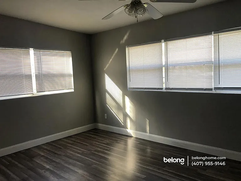 1518 Oranole Rd — Photo 3