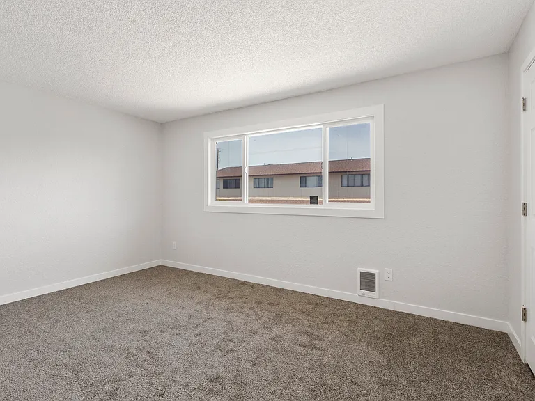 Columbia Crest Townhomes — Photo 21