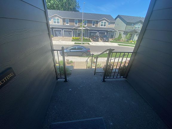 2nd image of 896 N 18th Ave