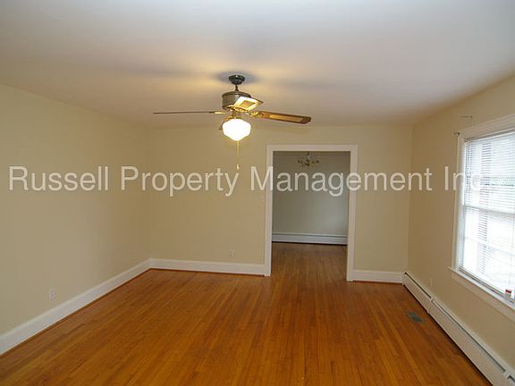 3rd image of 2111 Southview Dr