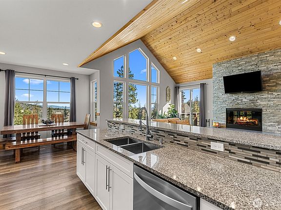 4th image of 6827 Forest Ridge Drive