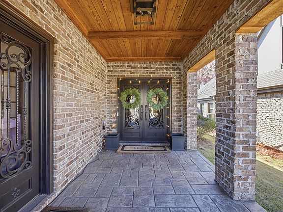 5th image of 2628 River Grand Cir