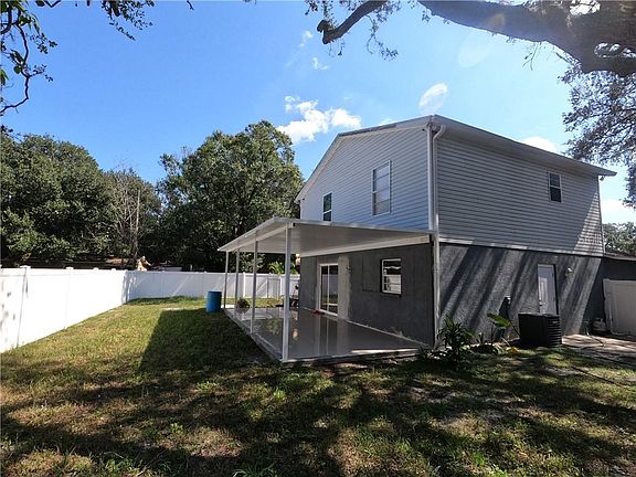 3rd image of 1105 Arboleda Ct