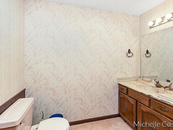 2nd image of 1745 Woodcliff Ave SE