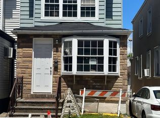 6527 70th Ave, Ridgewood, NY 11385