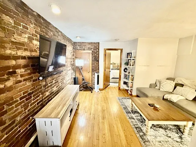 22 Thacher St #1 — Photo 3