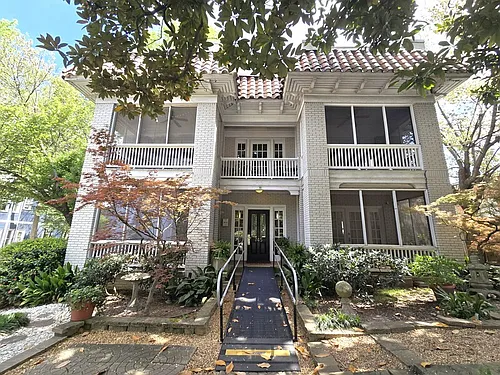 745 Monroe Dr NE #9 Photo 1