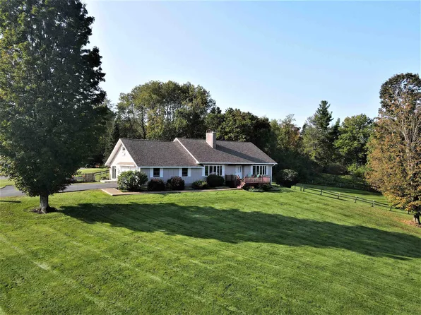 530 Memphremagog View, Newport City, VT 05855