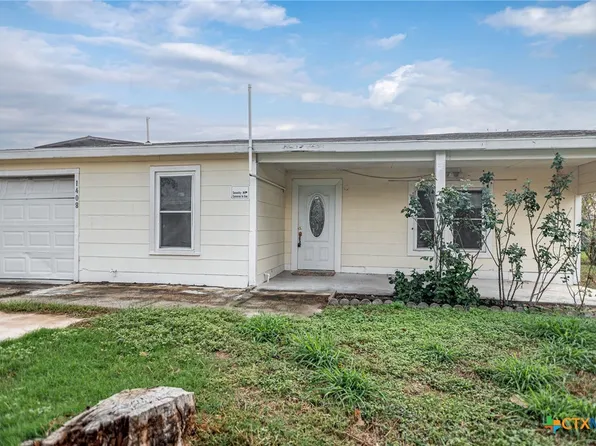 1408 Holloman Dr, Port Lavaca, TX 77979