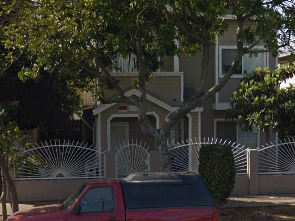 2nd image of 1837 Pine Ave APT A